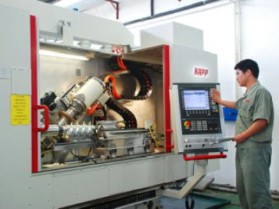 开山空压机工厂的生产设备